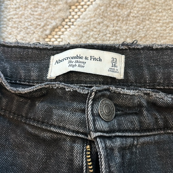 The Skinny High Rise Abercrombie jeans - Picture 3 of 4